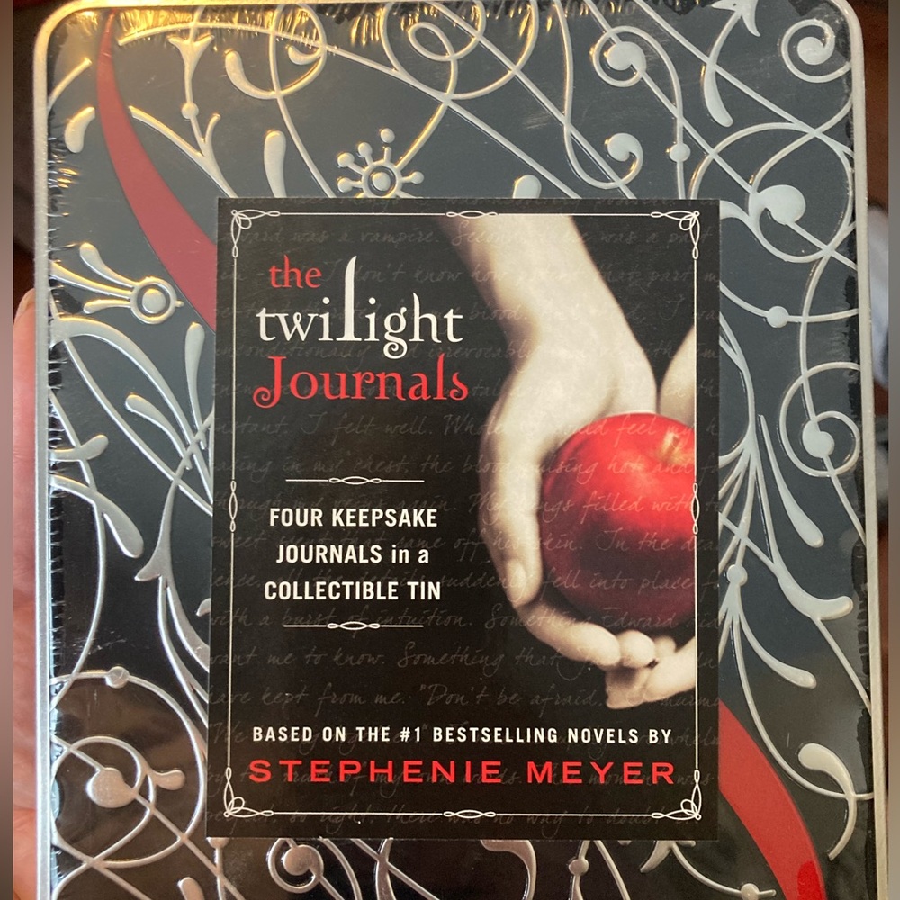 NEW Sealed The Twilight Journals Four Keepsake Journals in Tin